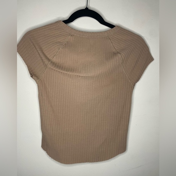 American Eagle Beige Ribbed Short Sleeve Tee top - Picture 2 of 4